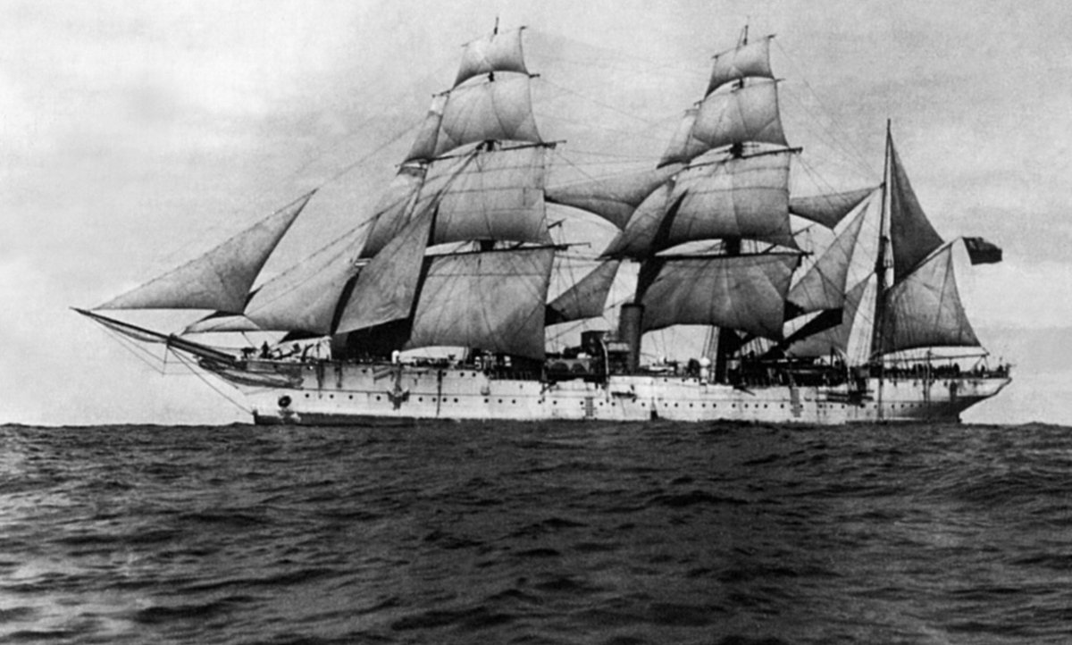 Cuando ya los ingleses esperaban el asalto a Mataveri de parte del ala radical del movimiento, apareció en el horizonte la Corbeta General Baquedano, el 5 de agosto de 1914, salvándole el pellejo a Edmunds. Culminaban así los 37 días de revuelta.