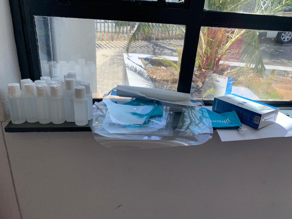ZUZAMBATHA's tweet photo. @SDIManagers handing out PPEs and Thermometers to @Just_loadit Drivers today to equip them against Covid-19. #SDIManagers #SDIForce #MombaProjects https://t.co/sRYhhYx2Yi