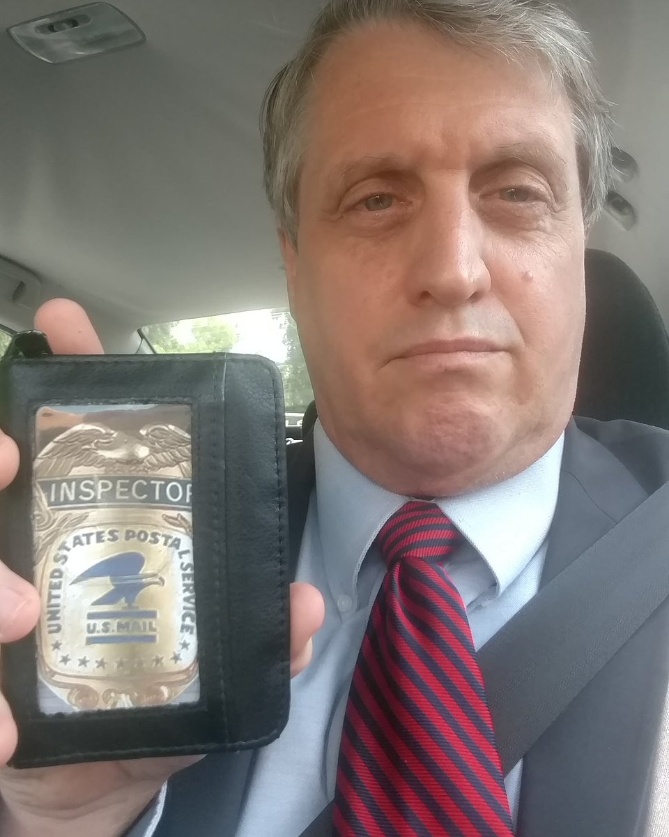 WeekleyJeff's tweet photo. We're with the government... we're here to help you! #actorslife 🎥 #setlife 🎬 #actorsworking #feds #teamgage #fortheloveoffilmandtv https://t.co/NwFim23IMY