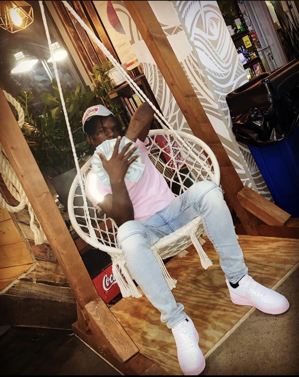 LoadyGangNic's tweet photo. All these bitches on my dicc cause Iโm blessed now, I use to have to chase hoes, Iโm the catch now ๐ #Loady https://t.co/IV5JIDz2Bh
