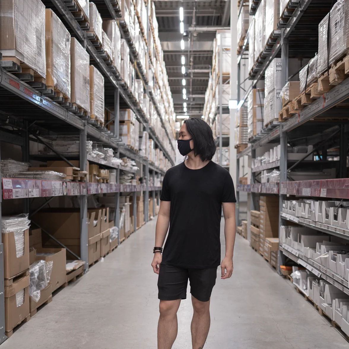 GORUCK's tweet image. Our black masks are compliant for most jobs and won't tug on your ears all day. Made of breathable and durable material that is NOT cotton and lasts wear after wear. Proudly made in the USA: ruck.ly/31jRbH6. | #GORUCK #FaceProtection #FaceMasks