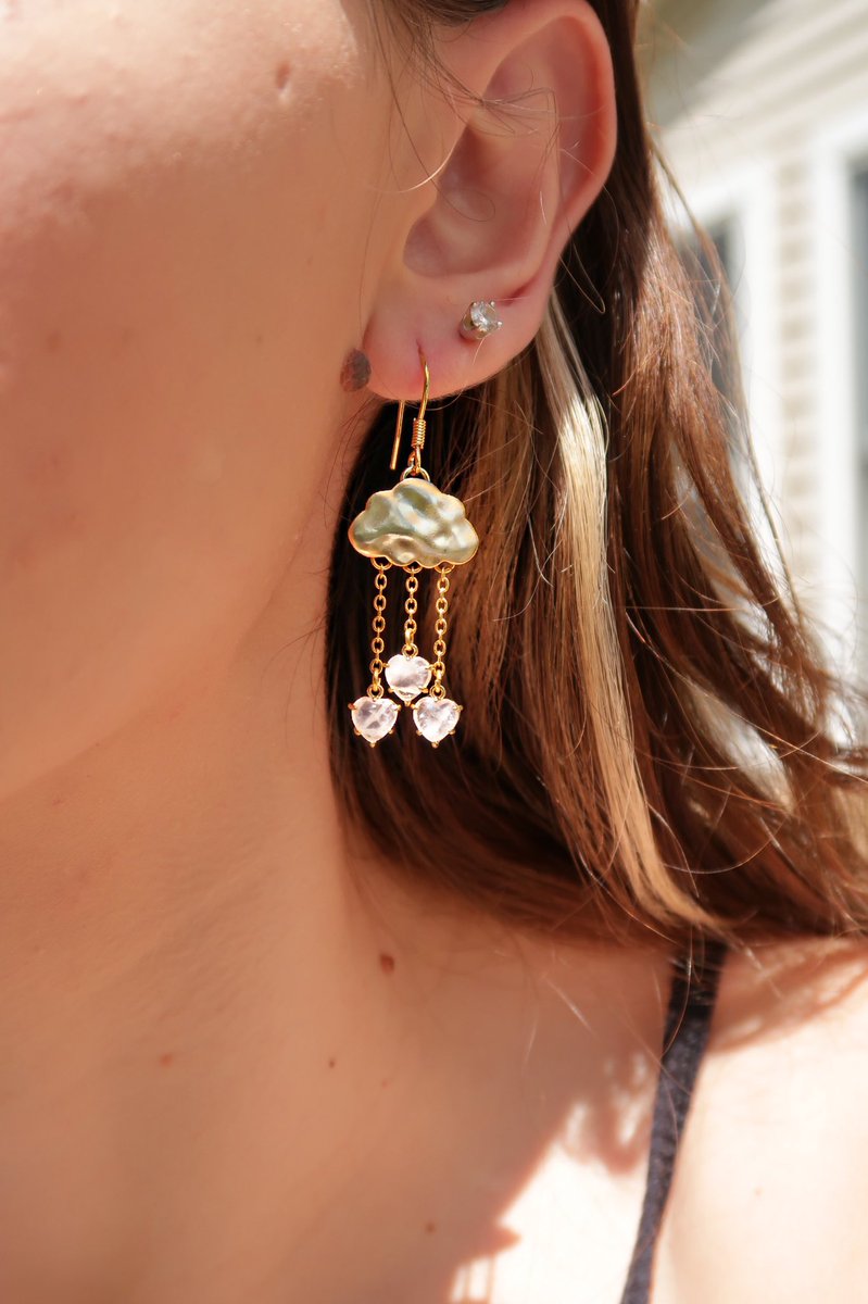 3lromo's tweet photo. hi!!! im elena and i make pretty things!! all my jewelry is gold plated and handmade by me✨
it costs 0 dollars to RT my work and support for possible customers💓 all these and more items are avaliable on my depop, linked below!!🗡 https://t.co/HRN7PwzID8