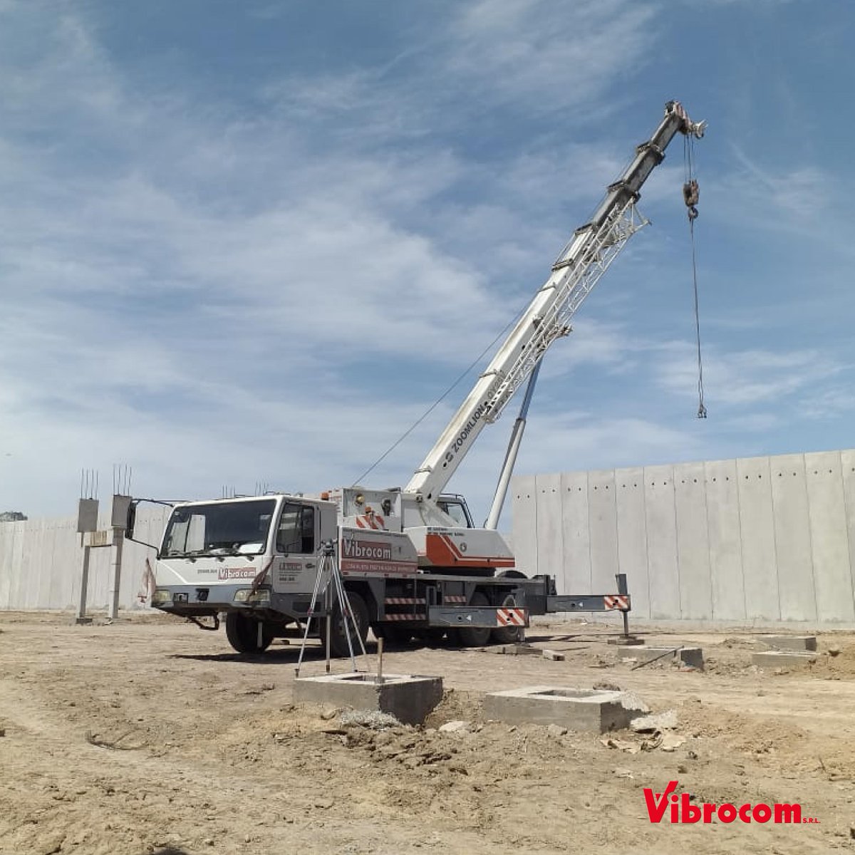 Vibrocomsrl's tweet photo. Proceso de montaje en la Obra de la Nueva Sede Tiro Federal
• 2000 toneladas distribuidas en premoldeados especiales para fosas aéres, parabalas, muro skeet y losas huecas para las cubiertas de los edificios de servicio
#SomosVibrocom #Construcción #Arquitectura #Ingeniería https://t.co/Er2nenB9bo
