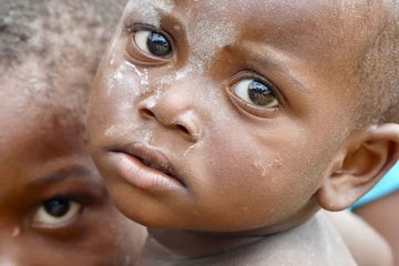 SamaritansPurse's tweet image. The bush regions of Liberia are home for many precious children. Read about how we are reaching them with the shoebox gifts and the Gospel through @OCC_shoeboxes. sampur.se/2DIH3zC