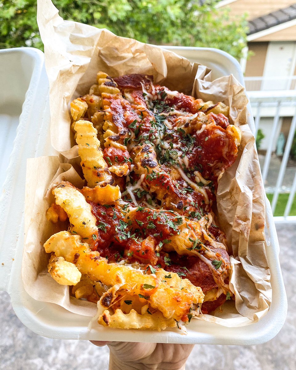 TheRealMickyP's tweet photo. Young Black Business Owner 🏁👨‍🍳🍟 The Fry Guys in Seattle 🌃 we open September 1st! Retweet appreciated 🙏🏼 https://t.co/tx4pVQVkEH