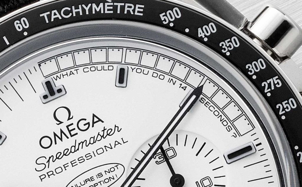 Sur certaines édition on peut voir inscrit sur les 14 premières secondes « What could you do in 14 seconds » Faisant référence au temps de manœuvre.