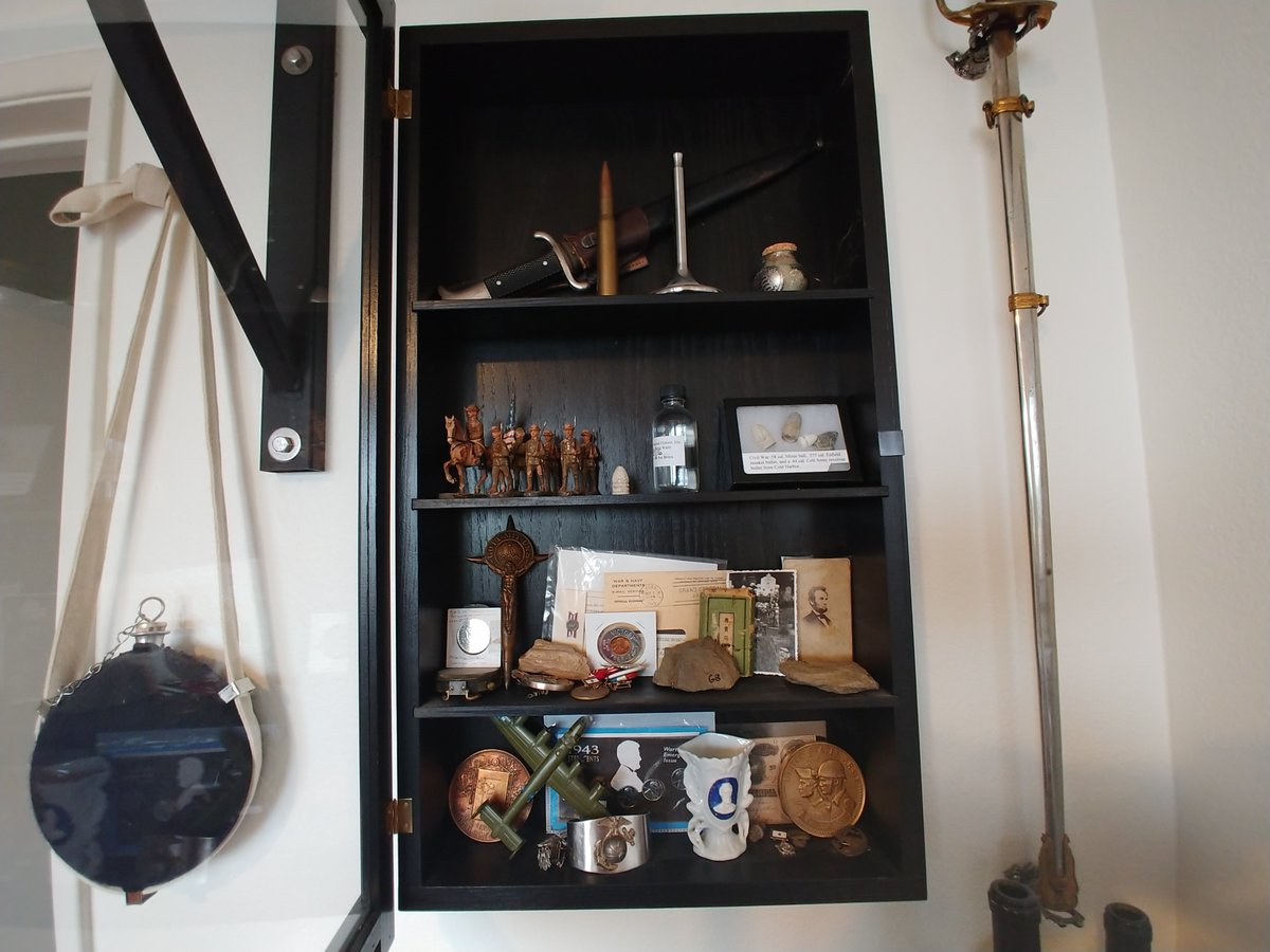 MBHenry1985's tweet image. I like having all my historical trinkets nearby when I write. What in your writing space keeps you motivated, #WritingCommunity? #amwriting #writingspace #ThursdayMotivation