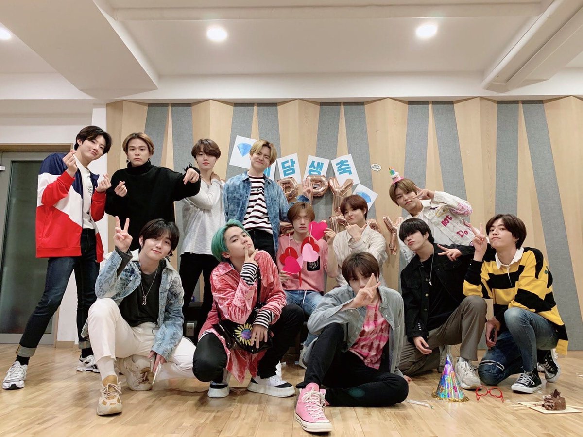 your_blinks's tweet photo. Представляю вам мою 
Новую семью 
@treasuremembers
@ygtreasuremaker
#TREASURE_DEBUT_DDAY https://t.co/zbrdnymAe3