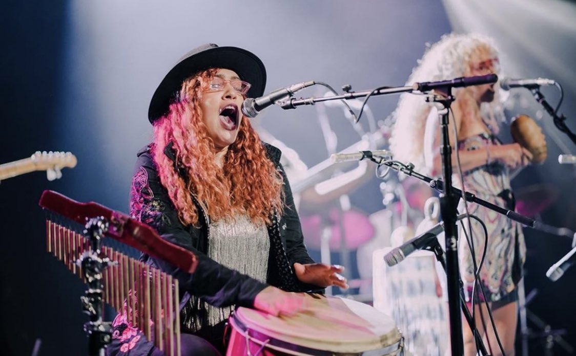 ¡Conoce a Piquete! 🇵🇷
Un proyecto musical de raíz Afro Boricua, liderado por una percusión femenina, que pretende hacer un balance entre la sensualidad y la rudeza de la música callejera tanto en su estética, temática y
musicalidad.💃🏼