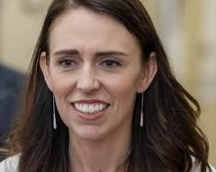 ToniFaddis's tweet photo. “A boss has the title; a leader has the people.” Simon Sinek #EDL610
Jacinda Ardern, the PM of New Zealand, has an empathetic leadership style. Her messages are clear and consistent. She doesn't preach at people; she stands with them. https://t.co/7OtSTvPV3H