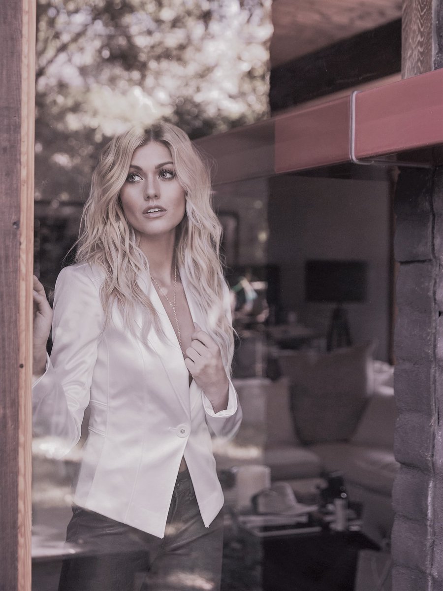 • 𝐒𝐞𝐫𝐞𝐧𝐢𝐭𝐲, 𝐝𝐚𝐲𝐝𝐫𝐞𝐚𝐦𝐬 𝐚𝐧𝐝 𝐬𝐮𝐦𝐦𝐞𝐫 𝐚𝐢𝐫.