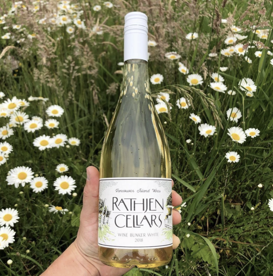 OakBayBeach's tweet photo. We are thrilled to announce our fourth annual Winemakers Dinner series, beginning with our first dinner with Rathjen Cellars on August 13, 2020.
#Winemakersdinner #wineseries #oakbaybeachhotel
Learn more here: https://t.co/6ZjD4VaReI https://t.co/5Hamet2nE9