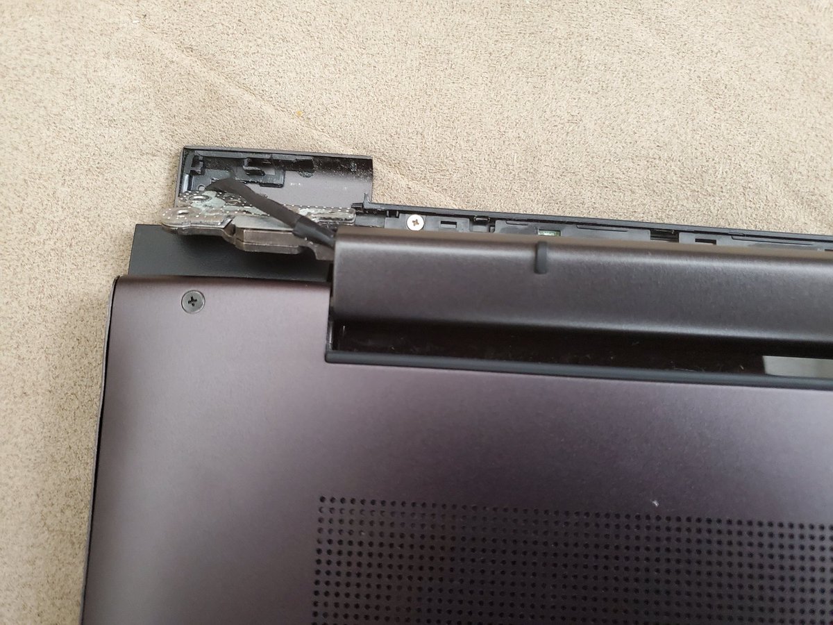 ritu567567's tweet photo. @DellCares @Dell_Service @Dell @dellcustomersup This is a new dell laptop I bought .have owned multiple HPs toshiba & dell. Never had this issue before. Hinge loose by itself . Dell customer service called it 'normal wear n tear'.Please fix it under warranty. #dellproblems #dell https://t.co/Q2LXSg7J7s