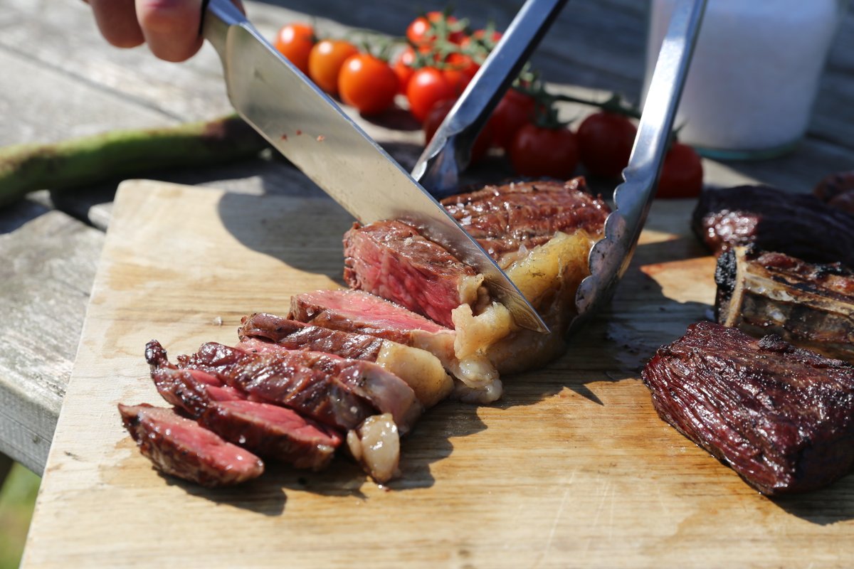 gruttouk's tweet image. Charolais - one of the oldest breeds in the world, has a delicious flavour combined with a buttery texture...Order a box today, and try it for yourself! 
 #grassfed #grassfedbeef #britishbeef #grassfedmeat #grassfedsteak #charolais #charolaissteak #ethicalmeat #sustainablefood