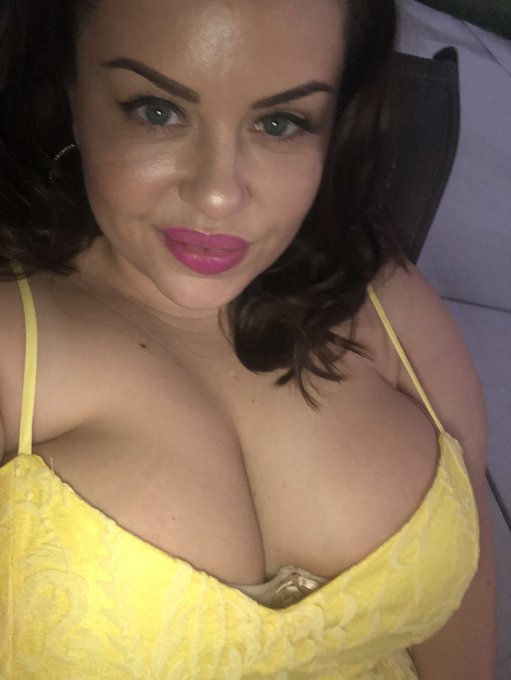 This tits can never be contained 😂😂 always out on display https://t.co/dPkTQ5vFw0<a href="/tag/mvsales"class="tags"><span>#mvsales</span></a>