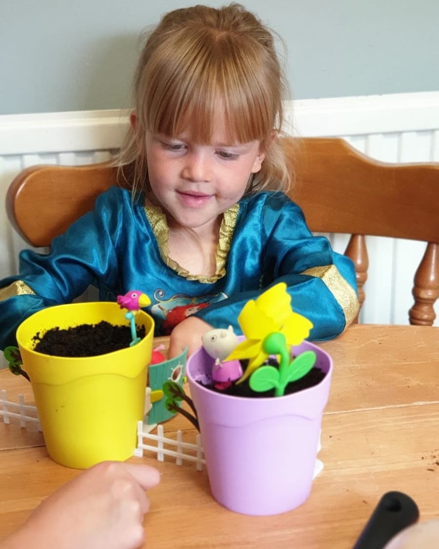 Notjustfordads's tweet photo. Check out these super cute Peppa Pig Planters. Interactive as house with figures and accessories from @PeppaGrowNPlay

Available now in @SmythsToysUK rrp £9.99

@wirepr @InterplayUKltd #Ad #gifted #pr #peppapig #growwithpeppapig #peppaplayandgrow https://t.co/aGm4gzFmWB