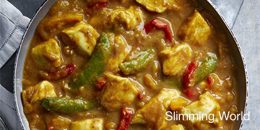 SlimmingWorld's tweet image. Whether you fancy a curry on Thursday 🍛, ramen on Friday 🍜 or a home-made burger and chips on a Saturday 🍔, you can enjoy all your #Fakeaway favourites on our #FoodOptimising plan! Head to the #SlimmingWorld website for inspiration: ow.ly/wdTF50AQ55w