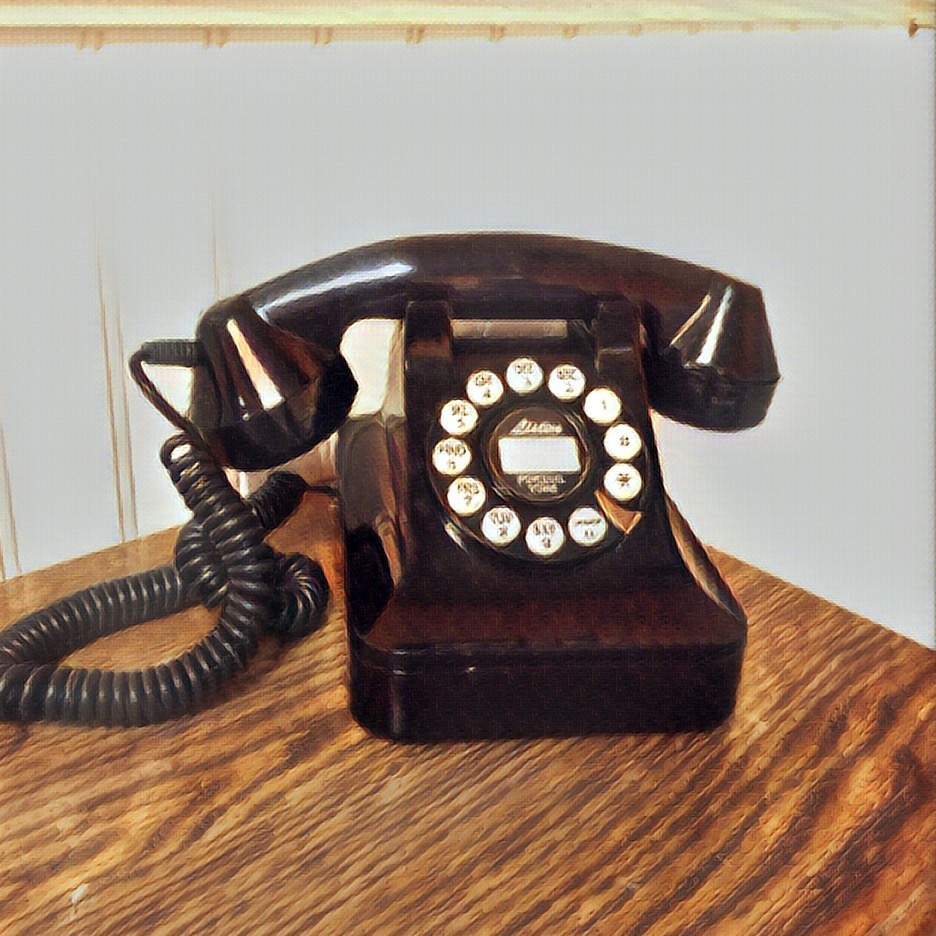 How many of your younger kids know what this contraption was used for? My 13 year old niece had no clue.  #ThrowBackThursday