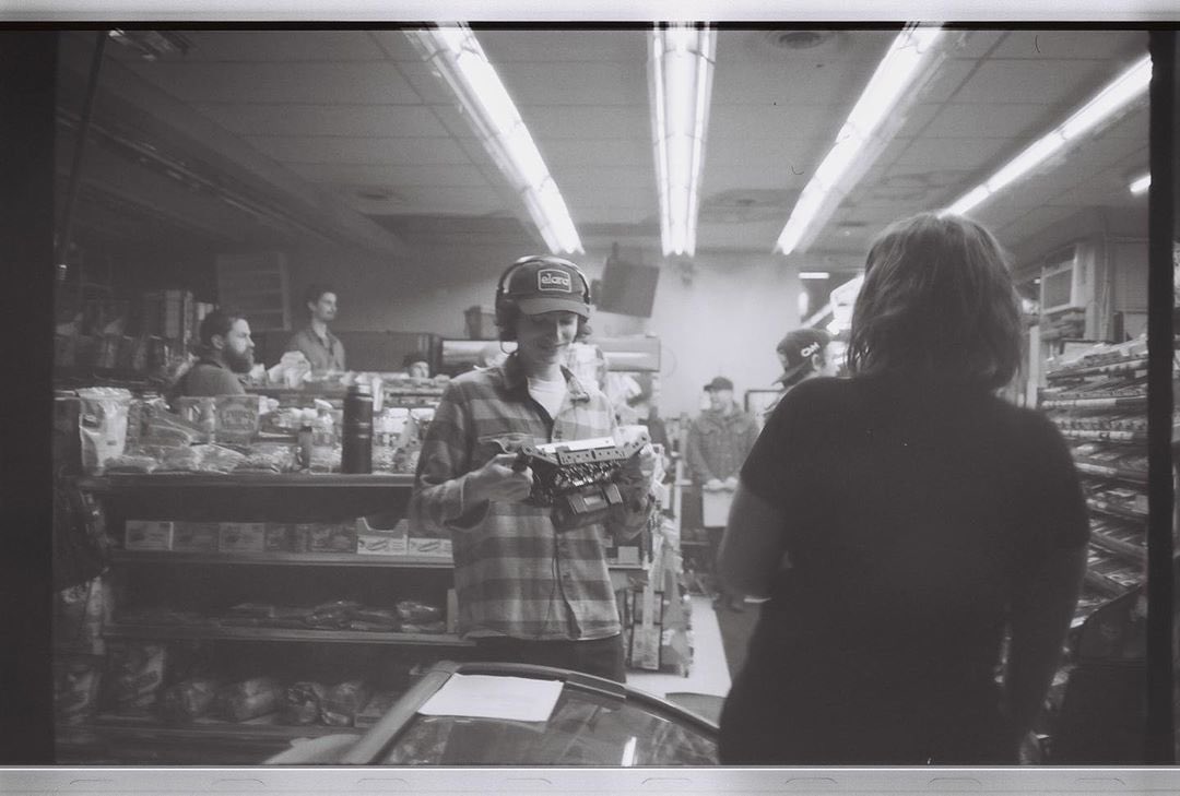 ‘Night Shifts’ ที่น้องฟินน์กำกับเป็นเรื่องแรกจะได้ฉายรอบปฐมทัศน์ ที่เทศกาลภาพยนตร์ Montreal’s Fantasia International Film วันที่ 20 ส.ค ถึง 2 ก.ย ด้วย ฮืออ ภูมิใจในตัวน้องฟินน์มากจริงๆ อยากดูผลงานของผกกคนเก่ง อยากเห็นคำว่า written &amp; directed by finn wolfhard แล้ว ;—; 🎥🎞