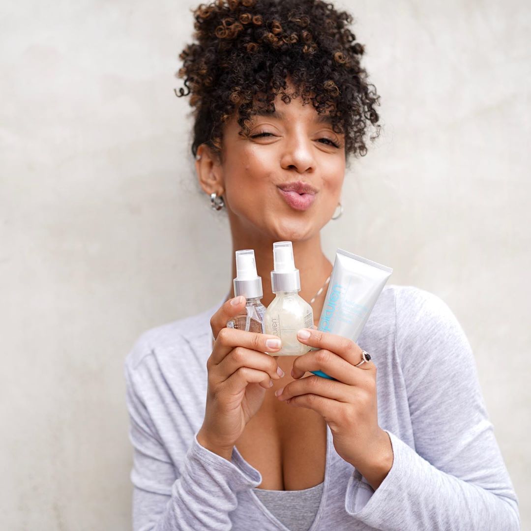 The feeling when the new skincare products you ordered are delivered 🤩 😍

Pictured is the Clarify Kit-- a three piece (cleanser, astringent, and probiotic moisturizer) set chosen strategically to kick acne and kickstart clear skin.

epicuren.com/products/clari…