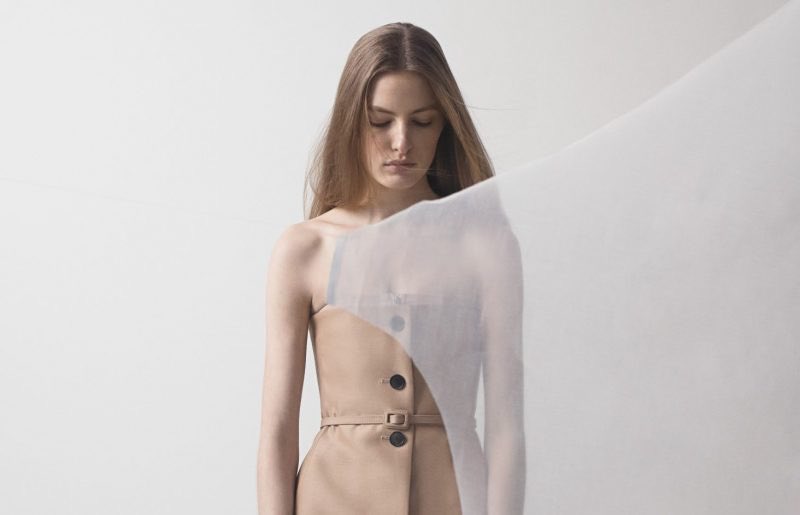 glassmagazine's tweet photo. Glass exclusively presents new imagery from Dior Pre-Fall 2020 collection. See more here: https://t.co/KcJuG6v3br
@Dior #Dior #PreFall2020 #MariaGraziaChiuri #DiorBobby https://t.co/pK5mcFW5TU