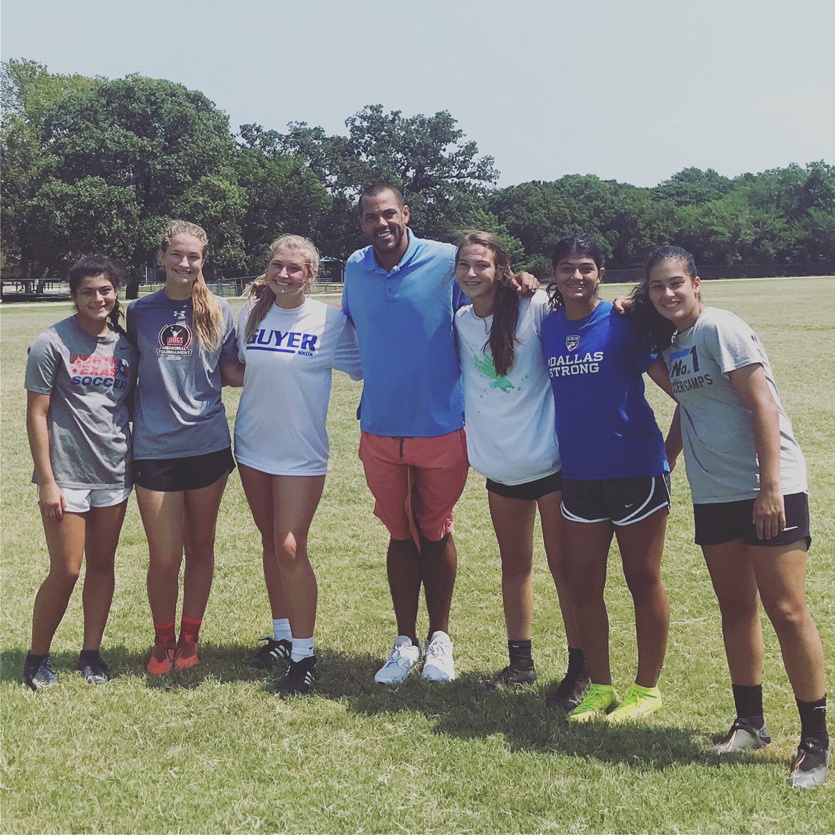 Great session today with <a href="/GFTskills/">Global Fútbol Training</a> !!💚🤍💚