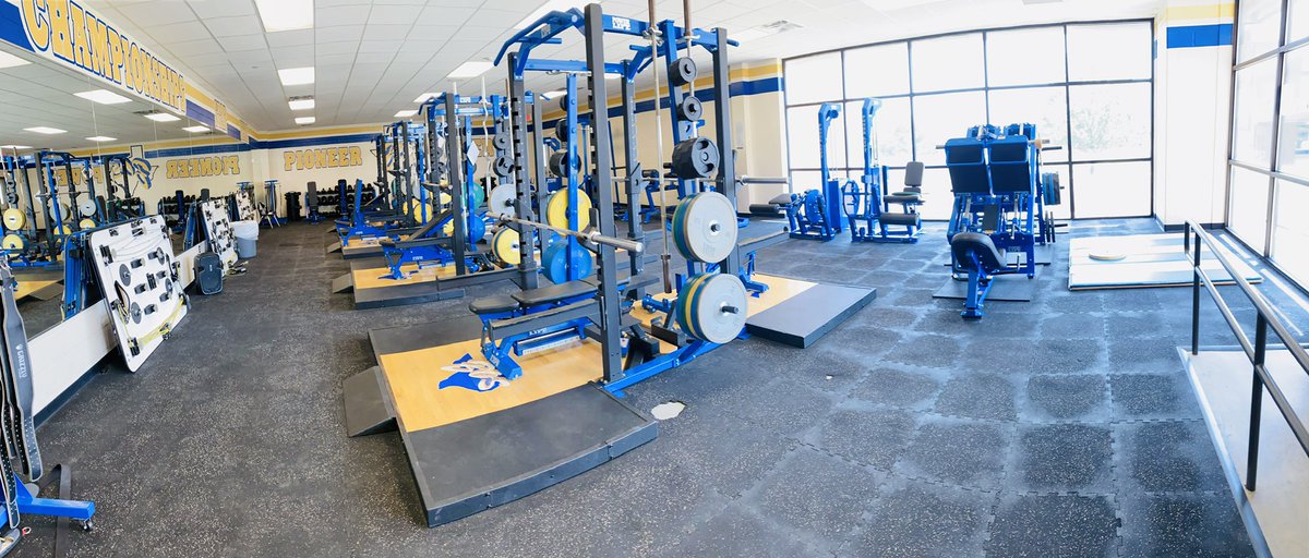 kennybor24's tweet photo. How a place is “kept” tells a lot about pride and care. And this is just the basketball/volleyball strength facility... whole campus is first class clean and organized. In the middle of a pandemic... @BoswellHoops @boswellhs #BOS https://t.co/oZDyXkfNKg