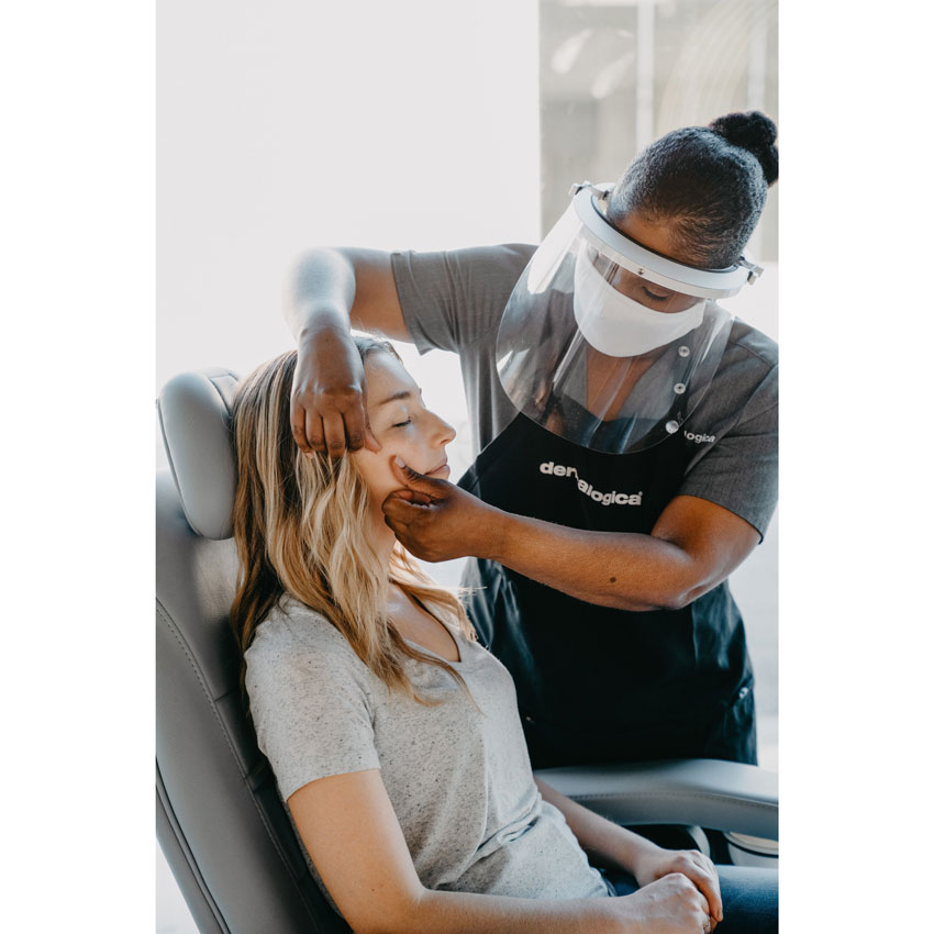 SkinIncMagazine's tweet image. Dermalogica created a health and safety certification class for makeup artists!

#makeupartist #mua #spaindustry #spabusiness

ow.ly/SgeT50ANlGs