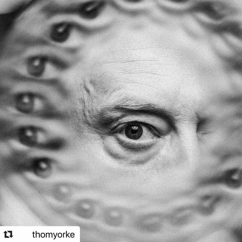 stem_agency's tweet photo. Thom by Alex Lake @twoshortdays @stemagency #alexlake #stemagency #thomyorke #radiohead #okcomputer #music #kida #radioheadfans #indie https://t.co/HoQhQecqOX