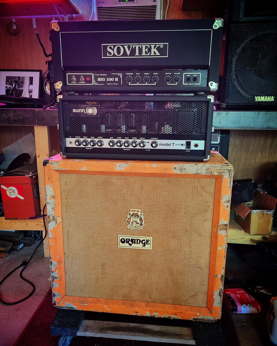 Capraband's tweet image. Loud.

#Sovtek #Sunn #Orangecabs #Capra