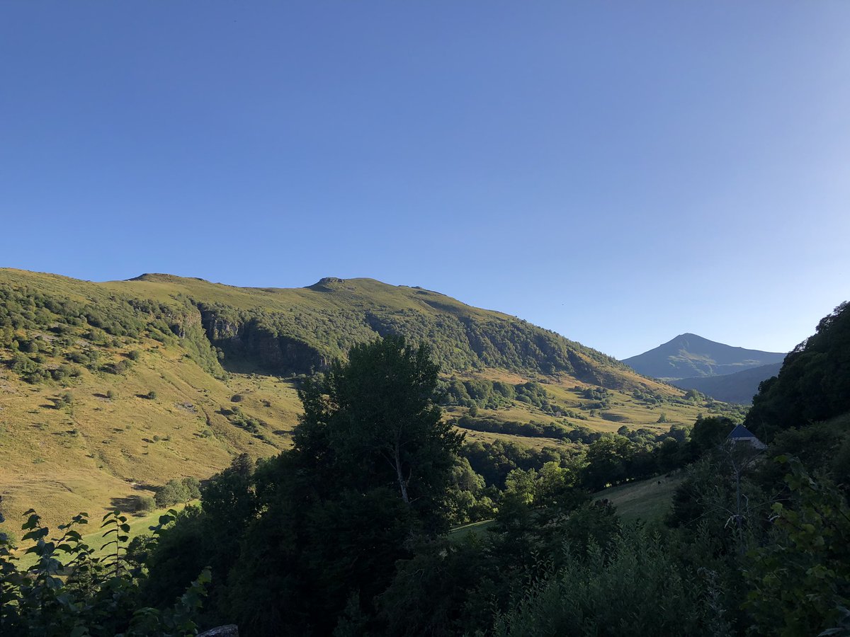 CGROLLEAU's tweet photo. Ne répondra sous aucun prétexte 😍 https://t.co/recVHIDxtZ