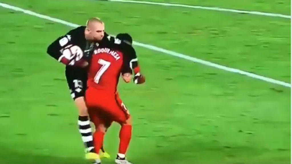 luismidelarosab's tweet photo. Pau López vs Sevilla FC.

Justicia poética. https://t.co/ZaWQmneA7X