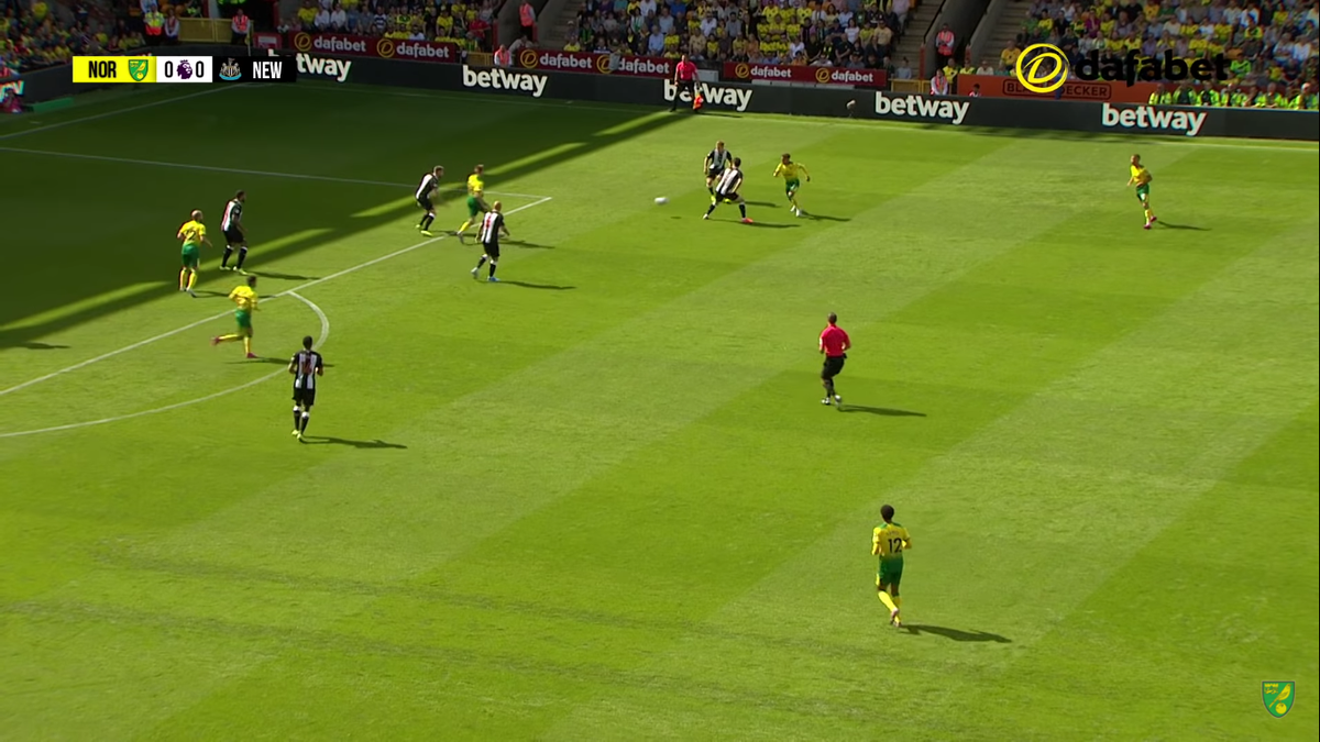 One of Aarons best strengths is his ability to use space behind his opponent. His ability to pass the ball inwards then move behind the opponent to receive the ball back has been immense for Norwich this season. Like in this case