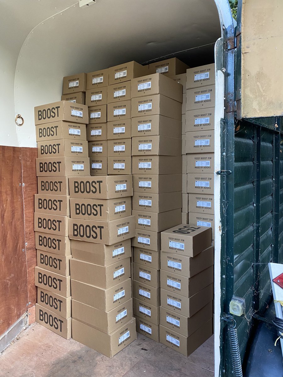 curatedbyjay's tweet photo. Where does everyone store their cops? 

I live in the middle of nowhere and had neighbours moan about boxes being stacked up so bought horse boxes to fit them in 🐴  

There’s gotta be some weirder setups than this out there.... I’ll wait 😋 https://t.co/lZ8WLFxMiO