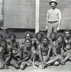 Hadi Mwaka 1967 Raia wa Australia Waliokuwa Weusi, Wenye Asili ya Afrika Kisheria Hawakua Wakitambulika Kama Binadamu, Walitambulika Kama Wanyama. Sheria Hii iliitwa Flora and Fauna Act. Waziri Aliyeipigania iondolewe Alipotea, Hadi Leo Hajawahi Kuonekana.  #UZI 