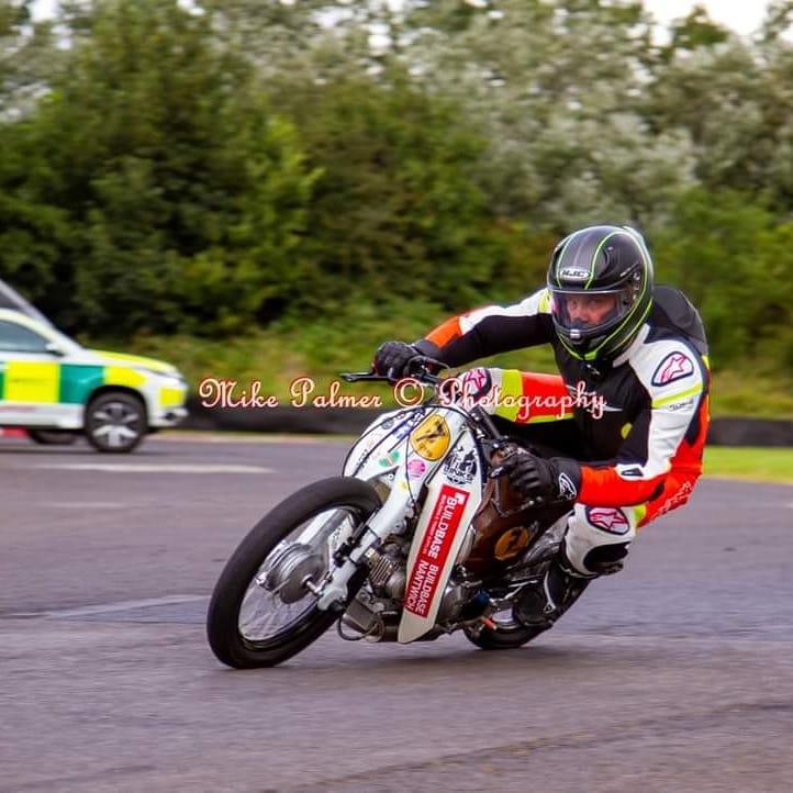 Linksmc's tweet image. Some photos from the week end #linksracing #linksmotorcycles #eastmidlandsolutions #rebelprint #akroofing #buildbase