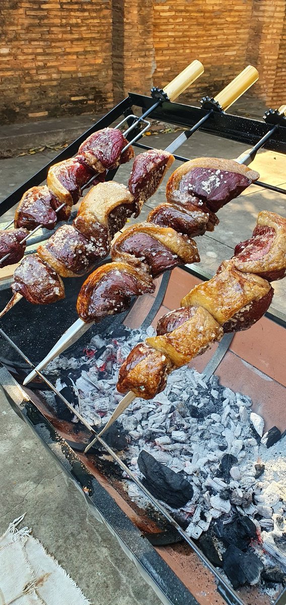 HelloOven's tweet photo. Rt y participas de nuestro combo cocinado para 3 personas este domingo! 
Picanha + Costilla Angus + Vacío Angus
Mix de ensalada + Arroz kesu
+ mandioca + sopa pya + salsa de ajo + chimichurri + salsa cajun https://t.co/qUhBuaE2qY