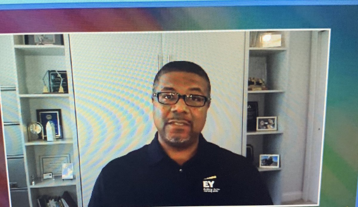 NatashaStough's tweet photo. @KenBouyer sharing the importance of thanking those who helped you get here with our #EYinterns during today’s celebration! @EY_US https://t.co/7lPRb0JPW3