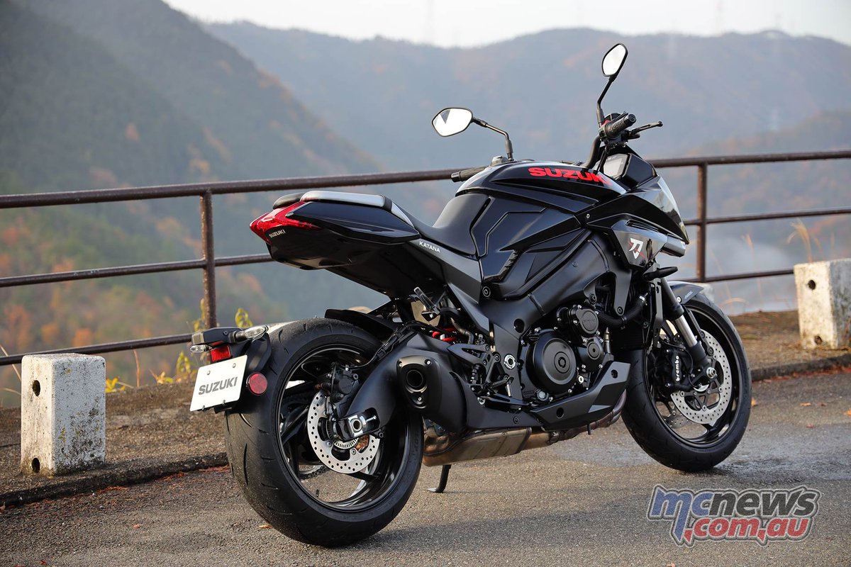 CAT1PRO's tweet photo. ๐บ๐ธ #SUZUKI #KATANA ๐
Not as fast as #Hayabusa....
yet; #Tops out about #190mph.
#1000cc #Rocketship #Beauty....
#Yes it's true. #SUZUKI is building #Motorcycles in;
#AMERICA. https://t.co/9Wer51NmNU