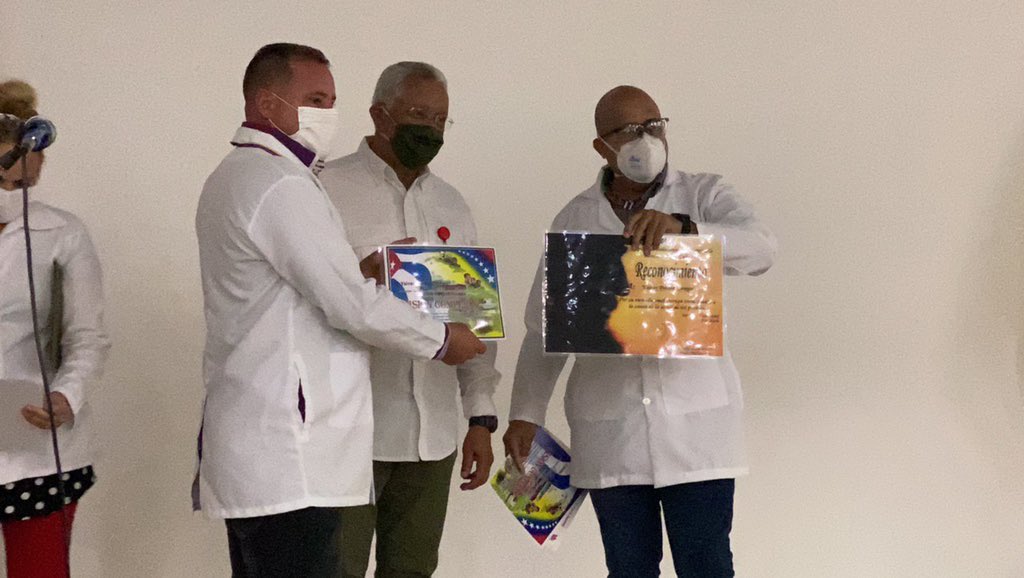 Hoy estuvimos junto con el gobernador @GobJustoNoguera y @AlcaldeSergioH en acto de reconocimiento a la Misión Barrio Adentro. #VamosCiudadGuayana #TrabajoYDesarrolloProductivo