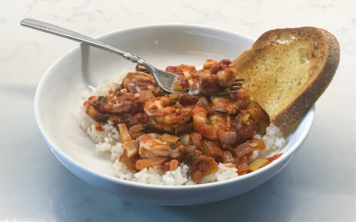 IowaJulie's tweet photo. I hate it when we don't eat up our fresh tomatoes fast enough and they become too mushy for a salad. They still taste great so fresh tomato sauce to the rescue! Check out my recipe for Shrimp with Fresh Tomato Sauce. https://t.co/d0tAktQFoT https://t.co/RMlcFfJjkS