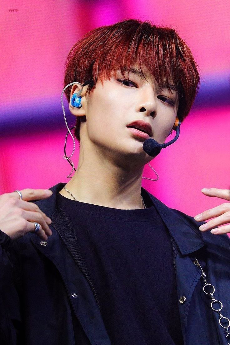 thread of strawberry jeongin: