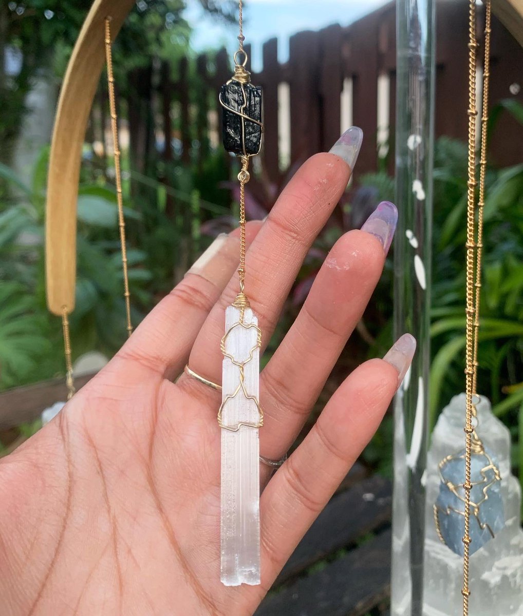 ABAjewels's tweet photo. Up close and personal with the Chakra Crystal Mobile + some BTS of making &amp; packing this baby up for delivery 📦 Issa process!
 (Peep the bandaid 😂 my hands get so beat up)

#ABAjewels #chakracrystals #crystalmobile https://t.co/m9KeSpAMUN