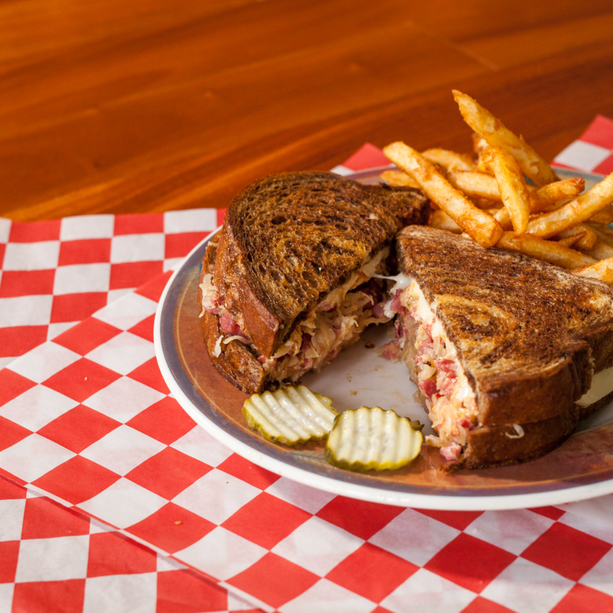 LindasSouthern's tweet photo. We've got seriously satisfying sandwiches you're sure to love. https://t.co/VzHOIfDHcD