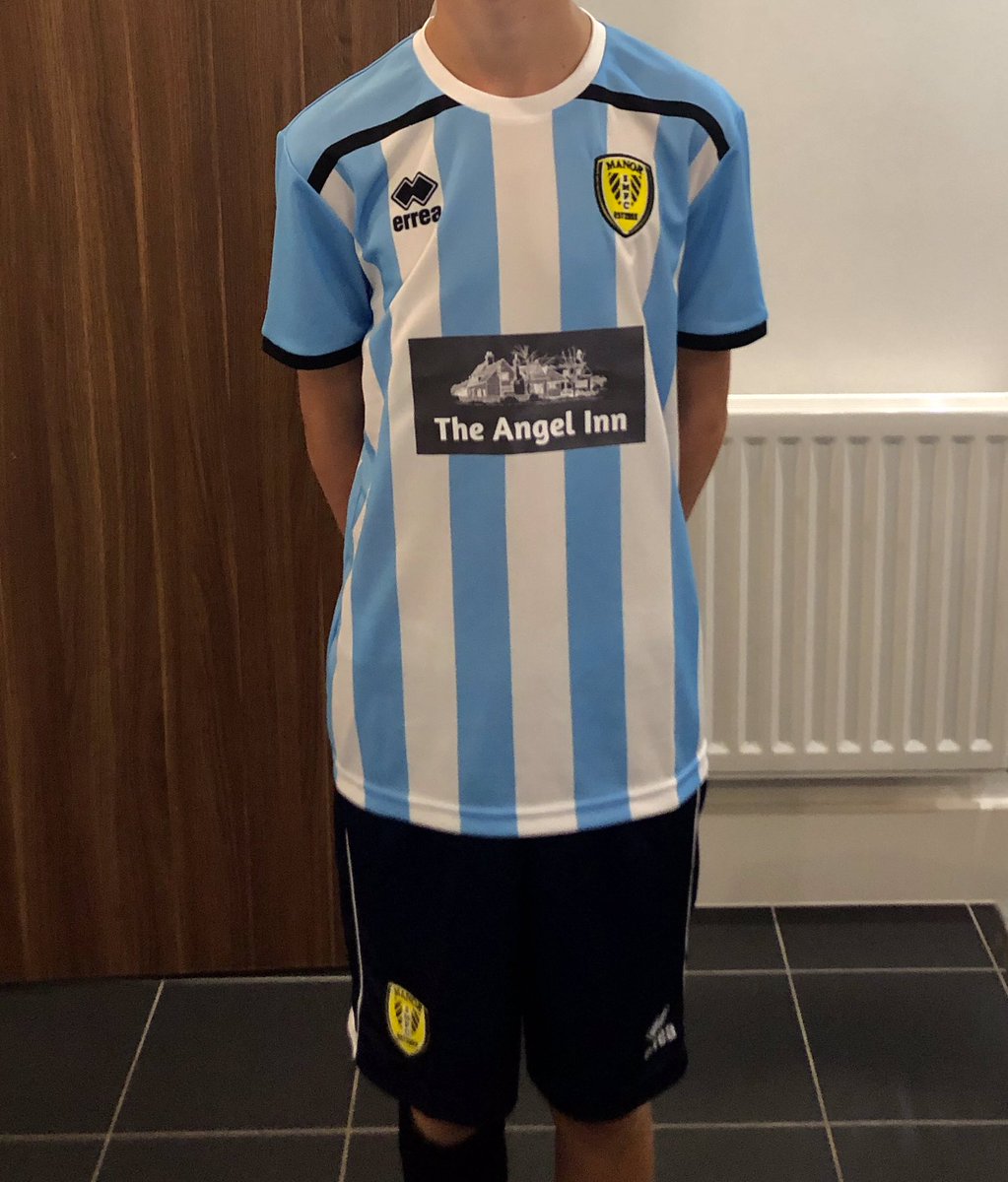 Our new home and away kits look 🔥 all youth and senior teams will wear the same kits. Big thanks to our partners at <a href="/ErreaOfficial/">Erreà Sport</a>. Kits can be purchased from the <a href="/SouthendManorFC/">Southend Manor FC</a> website if anyone wants any ⚽️