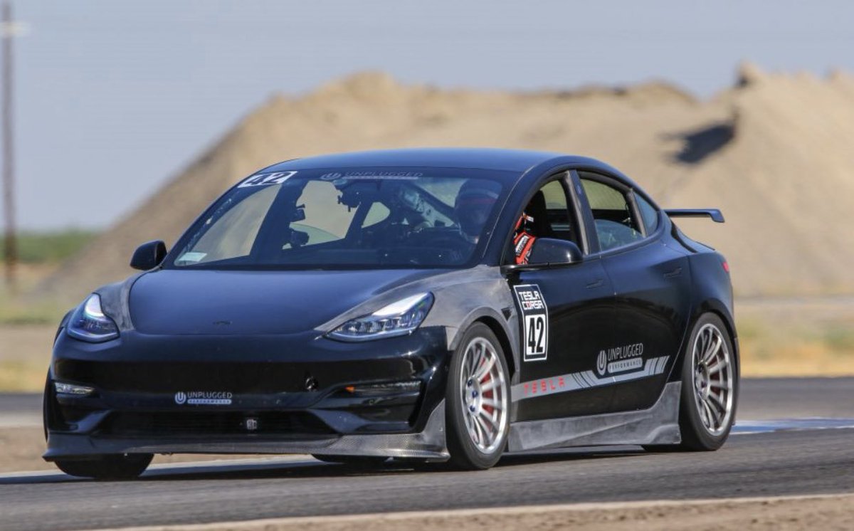 Zou het tesla lukken?
Om mee te doen aan de hill climb?
Wat denken jullie?