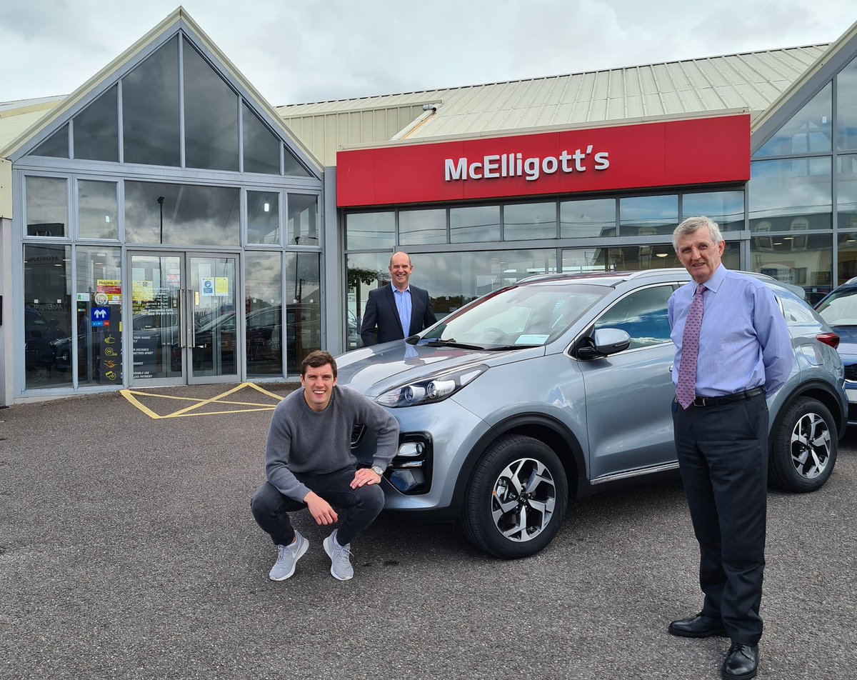 Delighted to pick up the new <a href="/kia_ireland/">Kia Ireland</a> #sportage. Many thanks to Patrick, <a href="/DeclanOHara4/">Declan O'Hara</a> and the team in <a href="/mcelligotts_/">McElligott's Tralee</a>  for the continued support.