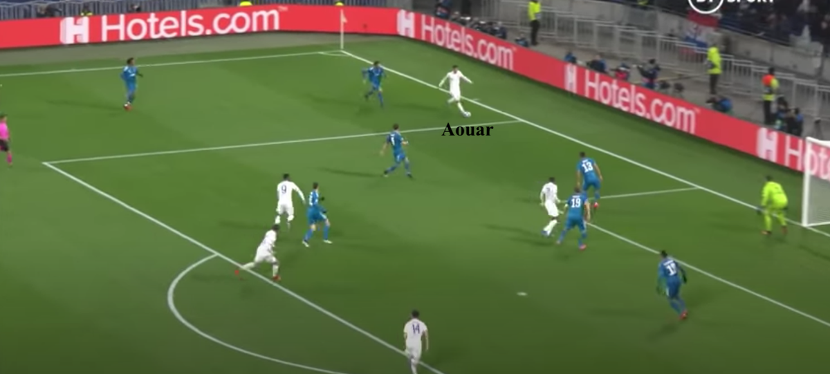 •The 3-4-3 also allows Houssem Aouar to play in a more advanced position as a creative/dribbling outlet coming inside off the left wing- this inside left position is exactly where he caused damage for his goal vs Juve in the first leg