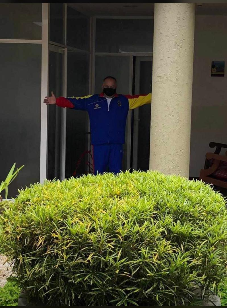 jdavidcabello's tweet photo. La felicidad de verte sano y salvo no cabe en mi cuerpo, mis oraciones y las de personas que te queremos fueron escuchadas por Dios y los santos. 
Eres un roble @dcabellor. Dios te cuide.

 #ElRegresoDelNecio. https://t.co/Bk2SV3FV2k