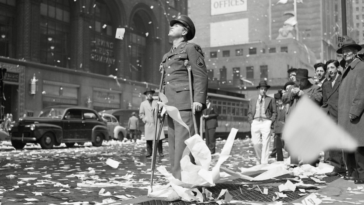 There are 3 historical narratives about Hiroshima and Nagasaki that emerge roughly in chronological order: the "heroic" narrative, the "tragic" narrative, and the "apocalyptic" narrative.